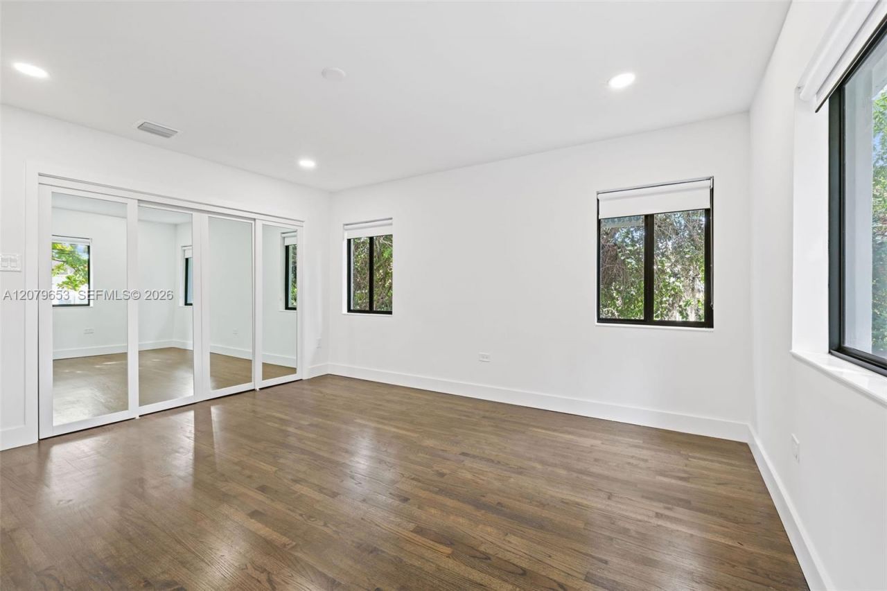 912 NE 82nd St , Miami, FL 33138 Photo