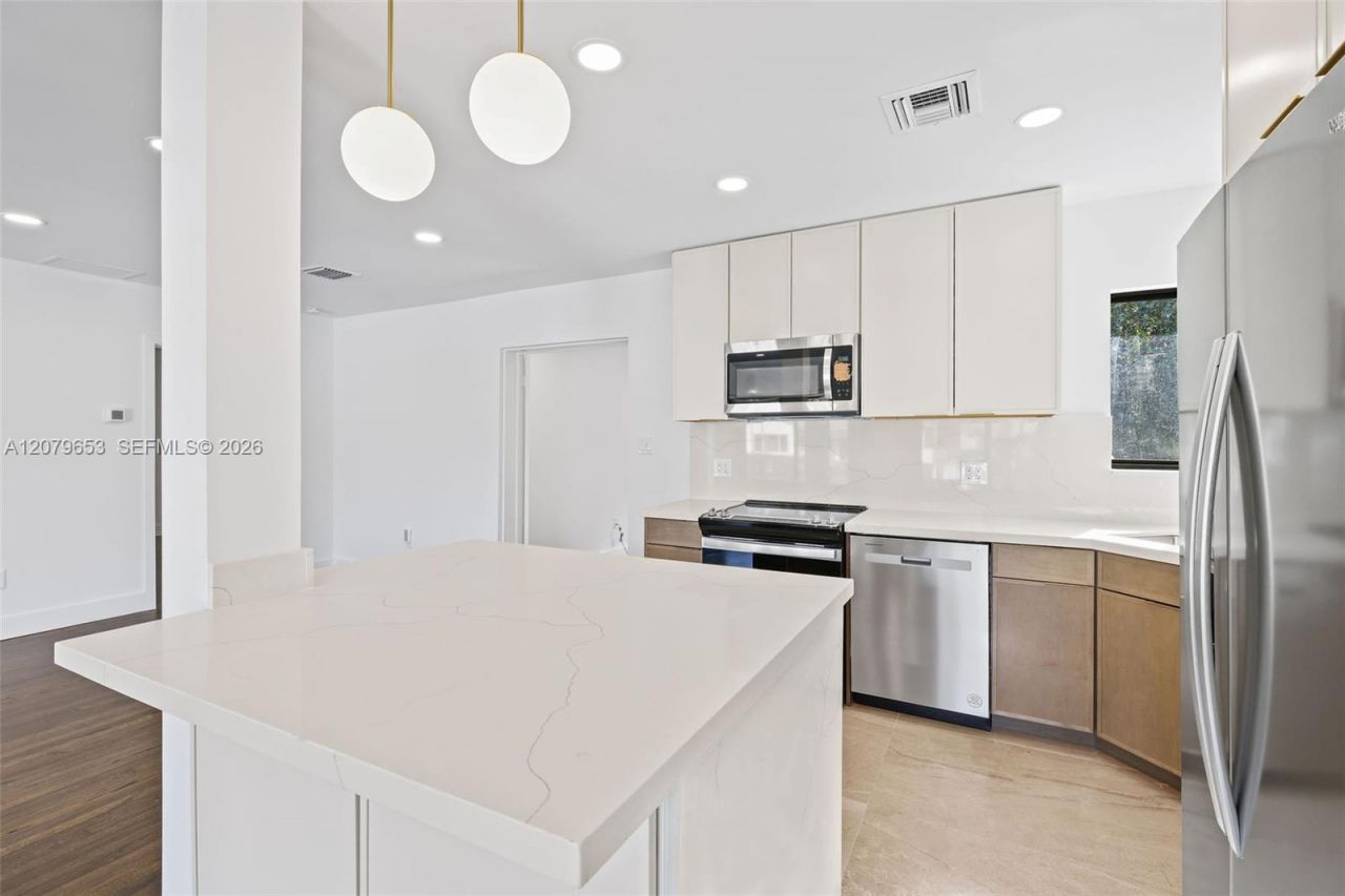 912 NE 82nd St , Miami, FL 33138 Photo