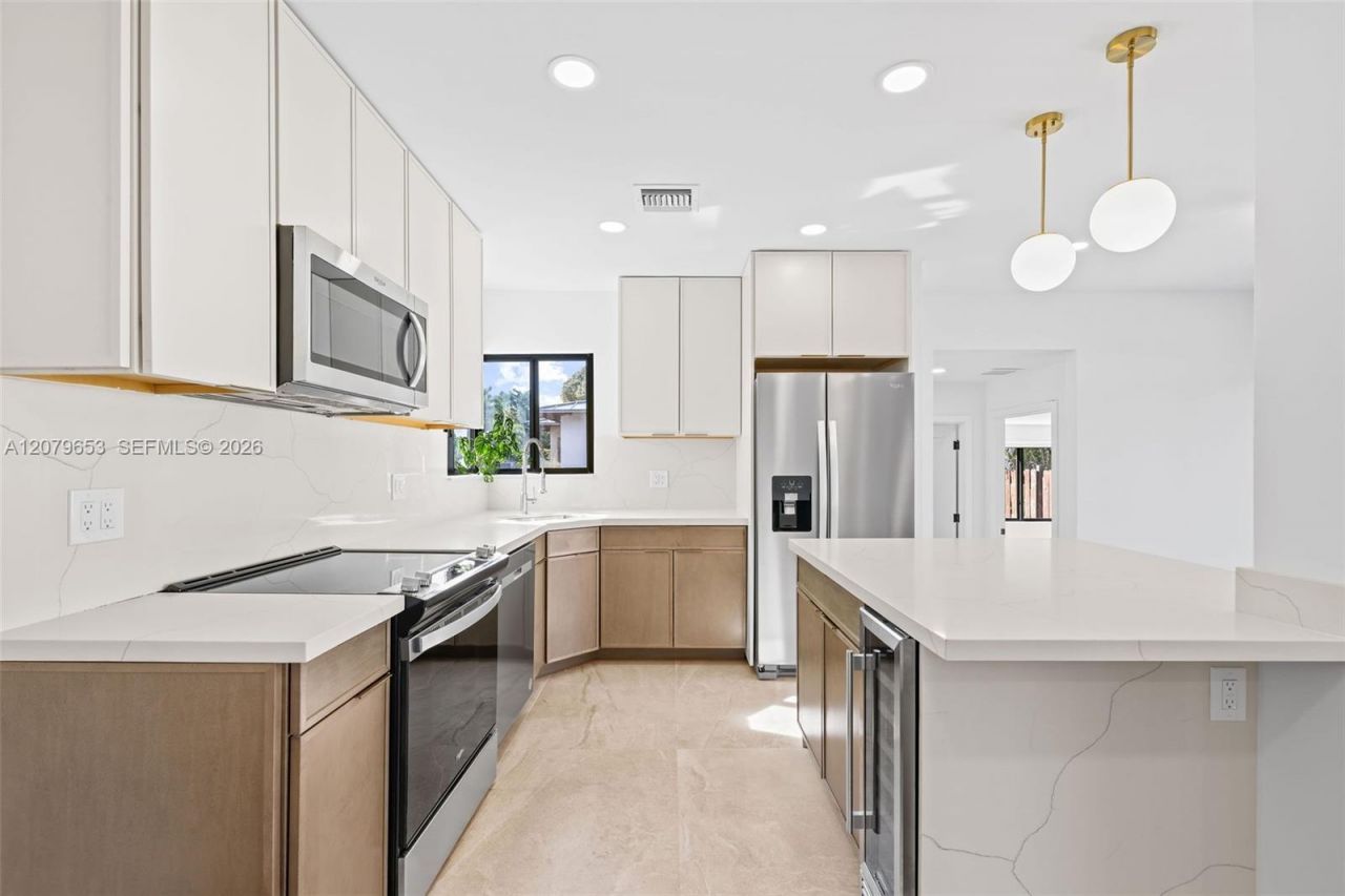 912 NE 82nd St , Miami, FL 33138 Photo