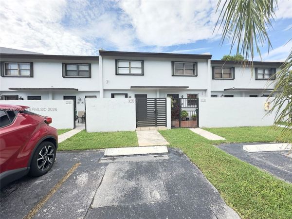 8010 SW 152nd Ave, Unit 211, Miami, FL 33193