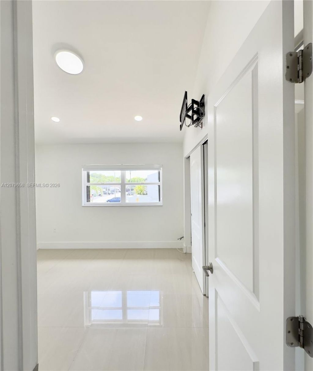 8010 SW 152nd Ave, Unit 211, Miami, FL 33193 Photo