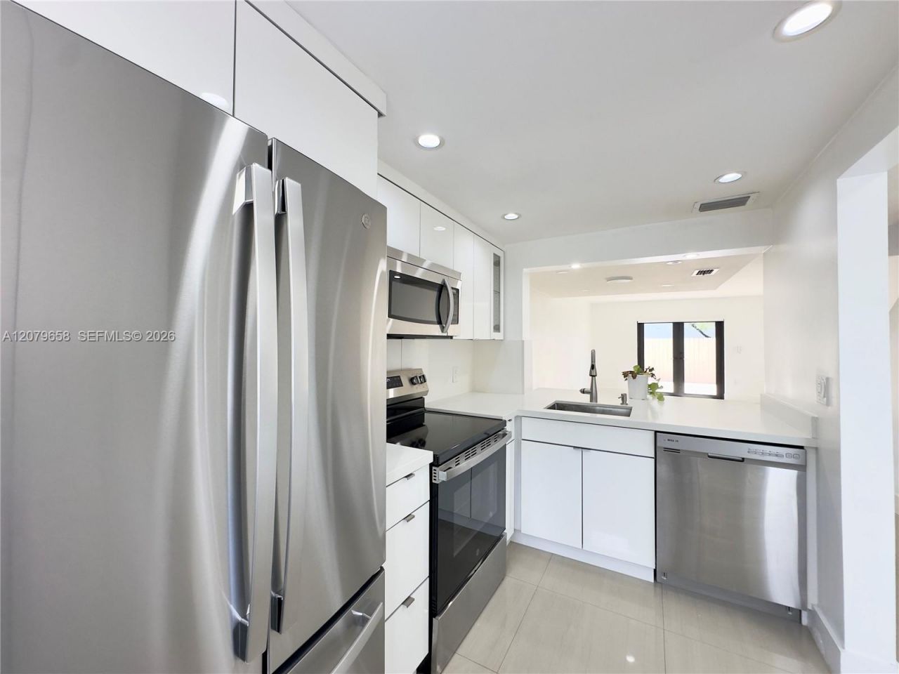 8010 SW 152nd Ave, Unit 211, Miami, FL 33193 Photo