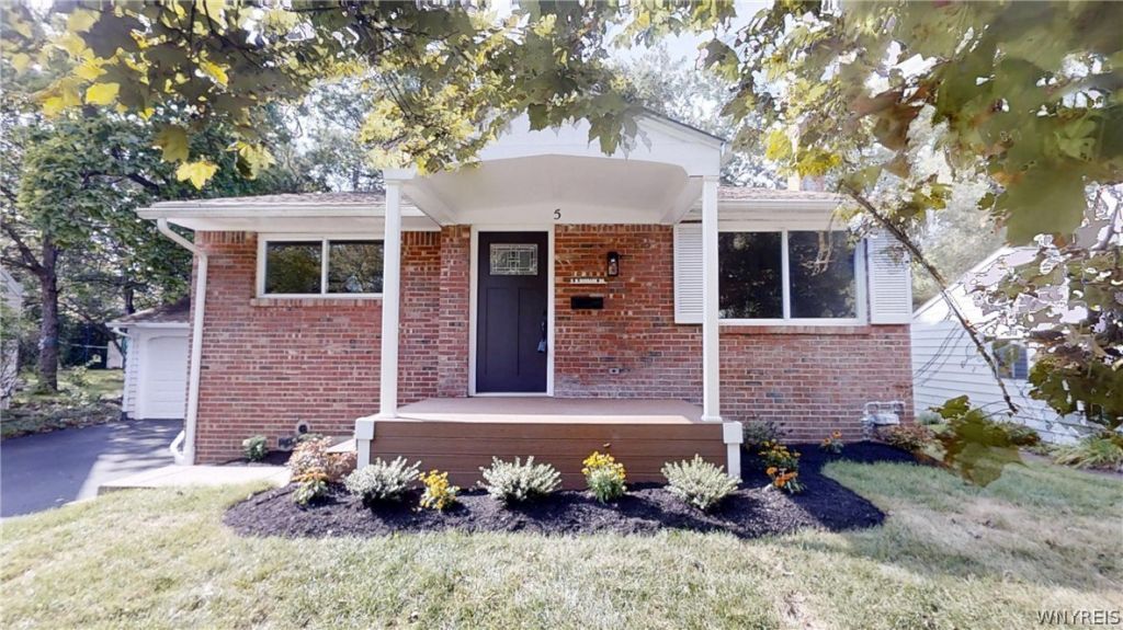 5 N Burbank Drive, Buffalo, NY 14226 Main Photo