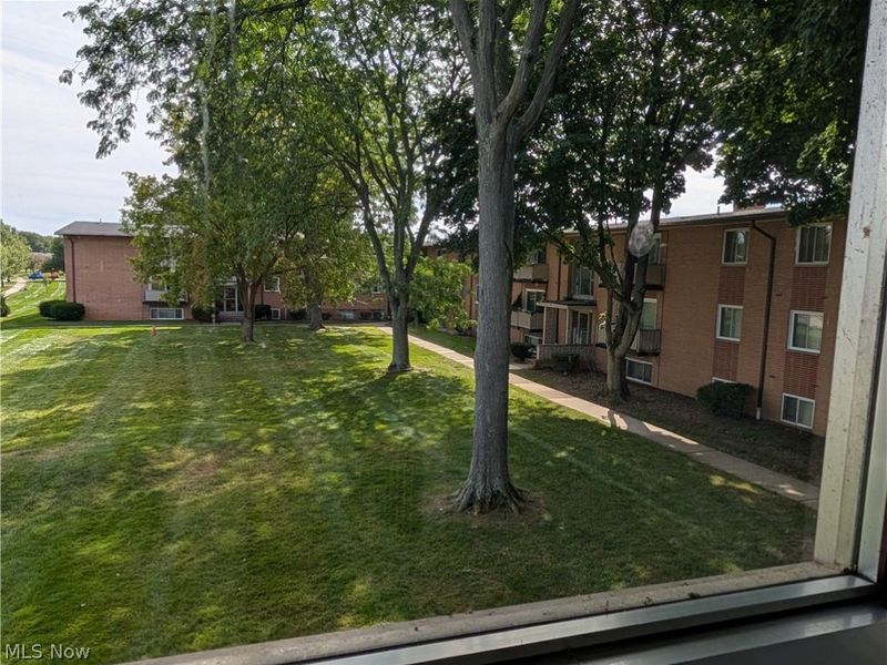 22121 River Oaks, Unit E12, Rocky River, OH 44116 Photo 5