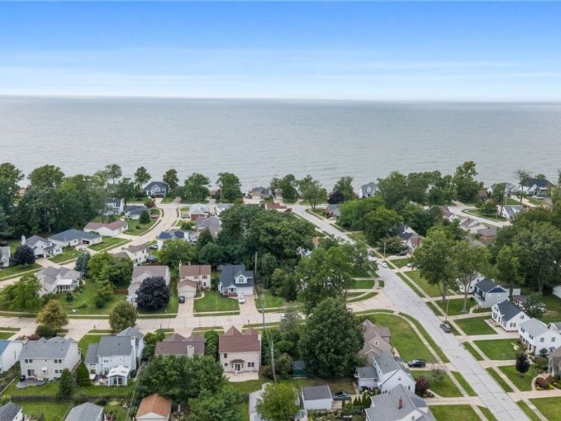 29008 Uxbridge Drive, Willowick, OH 44095 Photo 2
