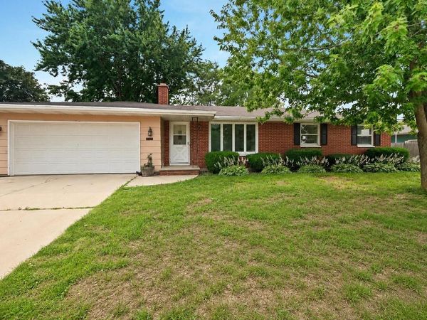 2320 MANITOWOC ROAD, Green Bay, WI 54311