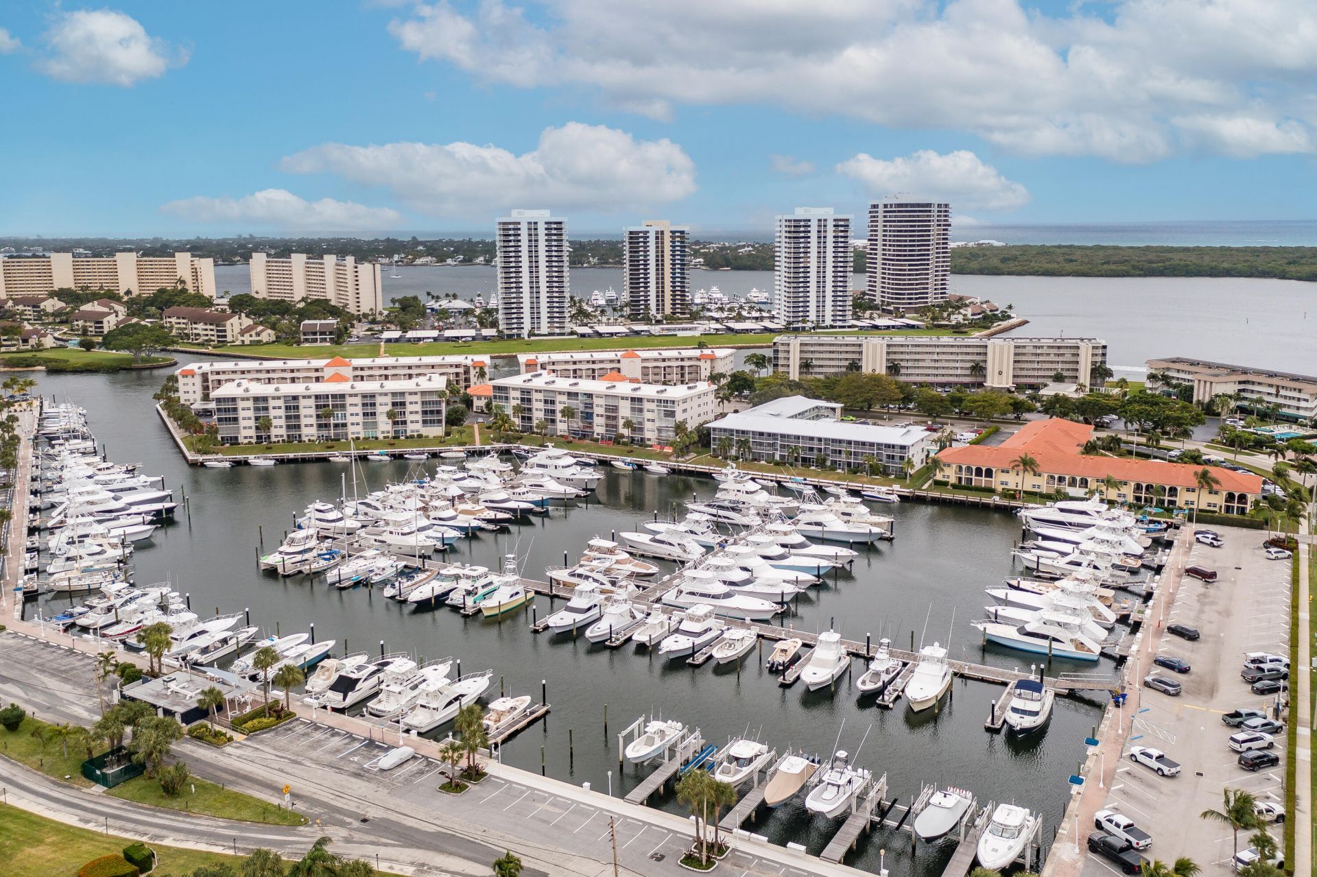 155 Yacht Club Drive, Unit 207, North Palm Beach, FL 33408 Photo
