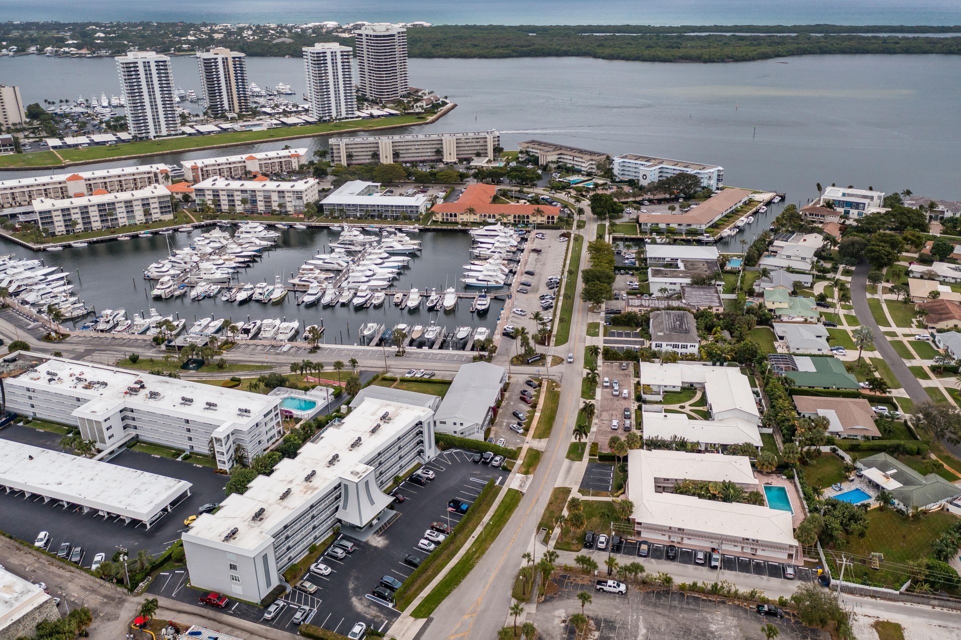 155 Yacht Club Drive, Unit 207, North Palm Beach, FL 33408 Photo