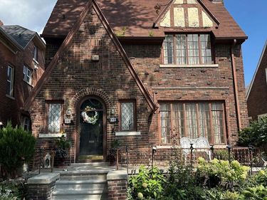 386 Piper Boulevard , Detroit, Mi 48215