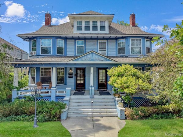 1027 LAKEPOINTE Street, Grosse Pointe Park, Mi 48230