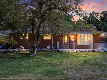 5221 Hayes Street, Wayne, Mi 48184