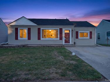 26596 Kathy Street, Roseville, Mi 48066