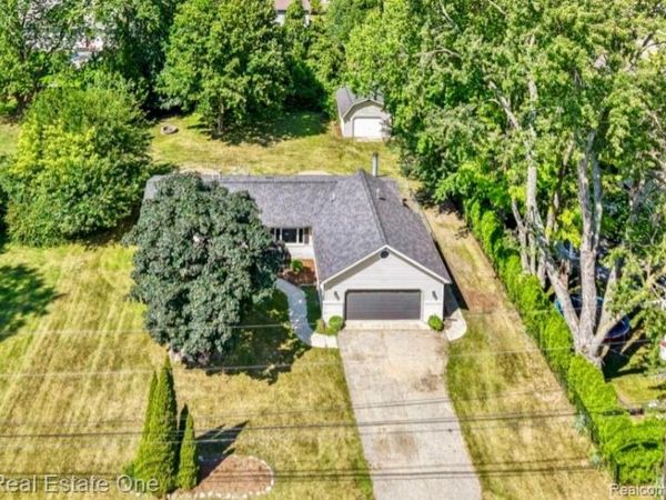 1457 Cambria Drive , Troy, Mi 48085