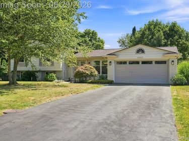 4243 Iverness Lane, West Bloomfield Township, Mi 48323