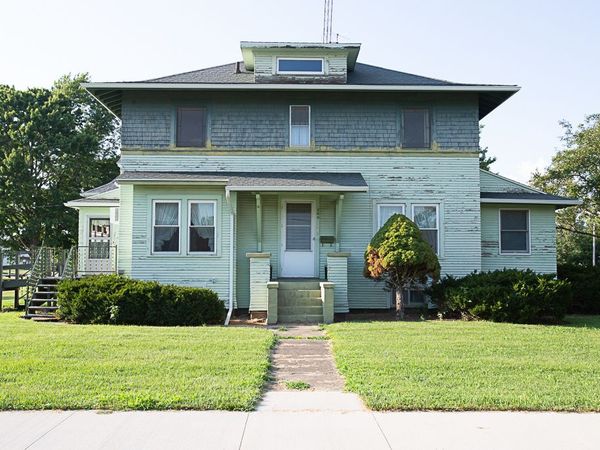 309 Lincoln Street , Chenoa, IL 61726