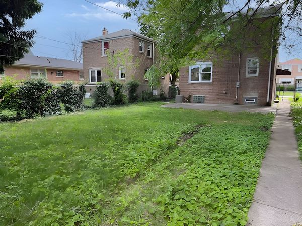 12328 S Peoria Street , Calumet Park, IL 60827