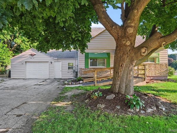 1210 Simca Street, Flint Township, Mi 48507