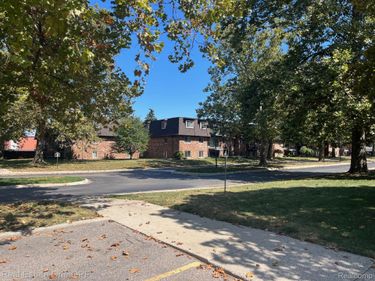 311 Riviera Drive , St Clair Shores, Mi 48080