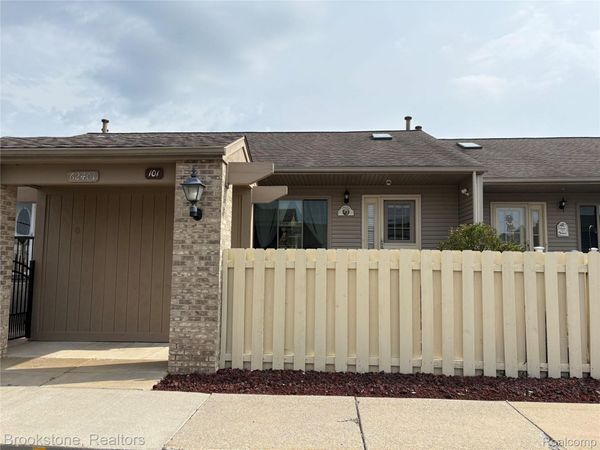 62401 Raleigh Court , Unit 4, South Lyon, Mi 48178
