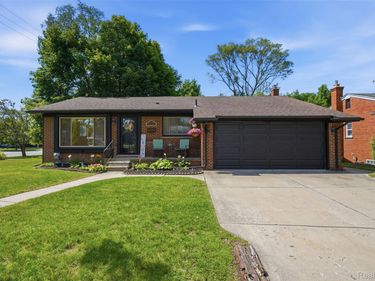 27407 Buckingham Street , Livonia, Mi 48154