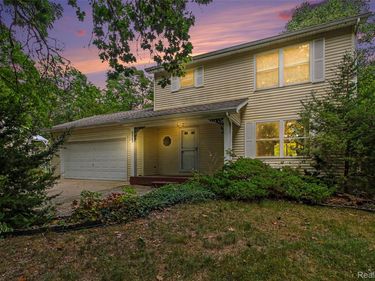 8565 Hamburg Road, Hamburg Township, Mi 48116