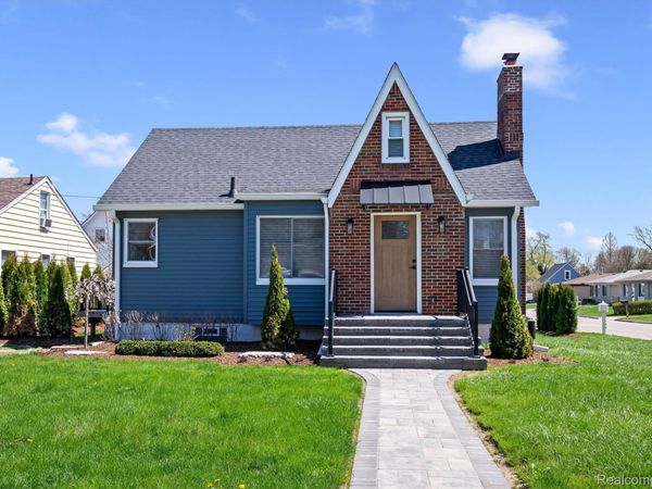 27500 Jefferson Avenue, St Clair Shores, Mi 48081
