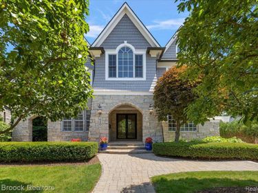 620 Lakeside Drive , Birmingham, Mi 48009