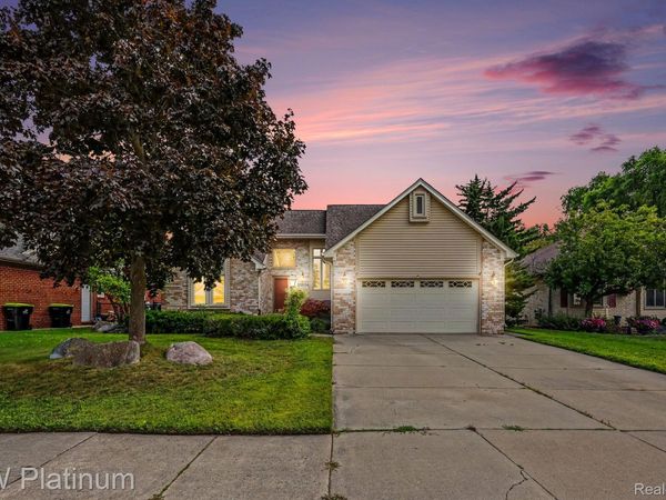 52824 Mary Martin Drive , Chesterfield Township, Mi 48051