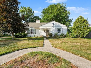16 Hawthorne Road , Vlg of Grosse Pointe Shores, Mi 48236