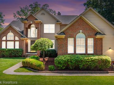 2322 Sandlewood Drive , White Lake Township, Mi 48383