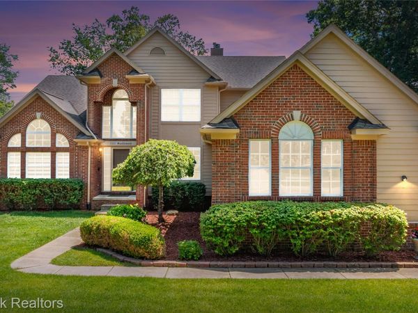 2322 Sandlewood Drive , White Lake Township, Mi 48383