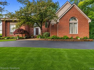2295 Shore Hill Drive , West Bloomfield Township, Mi 48323