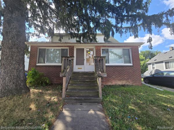 16504 E 10 Mile Road , Eastpointe, Mi 48021