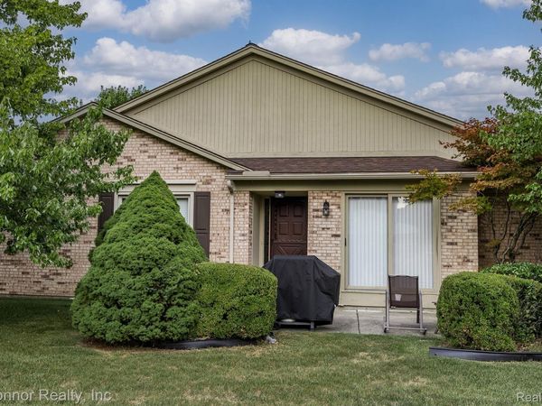 15903 Plymouth Drive, Clinton Township, Mi 48038