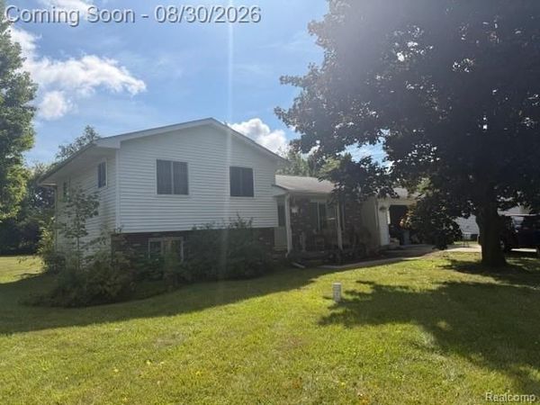114 Crooked Limb Drive, Lapeer Township, Mi 48446