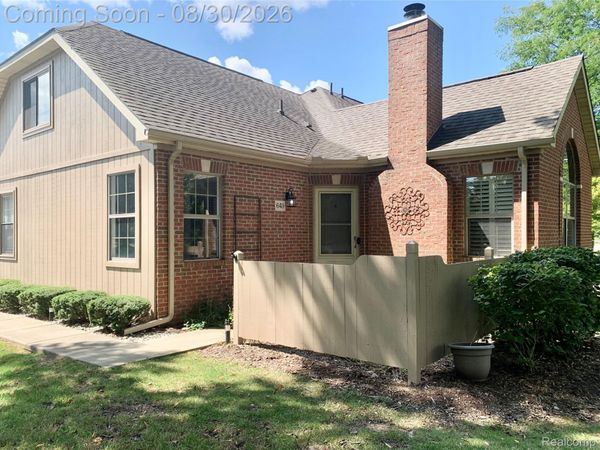 649 Perry Creek Drive, Grand Blanc, Mi 48439