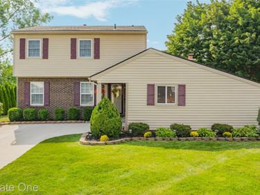 1667 Brentwood Drive, Wixom, Mi 48393
