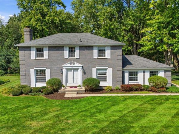 487 Henley Drive, Bloomfield Hills, Mi 48304