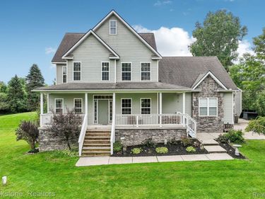 2633 Groveland Road, Groveland Township, Mi 48462