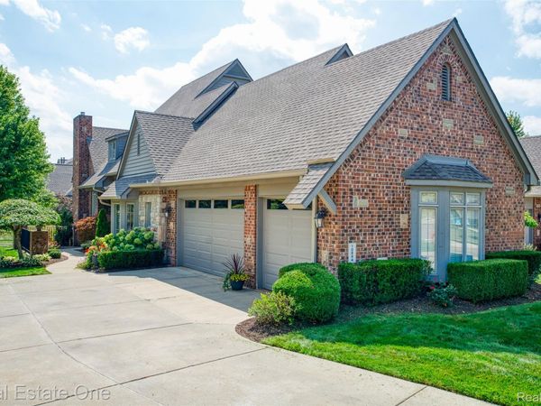 10844 Sparkling Waters Court, Green Oak Township, Mi 48178
