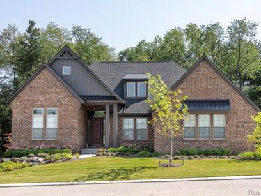 30809 E Franklin Hills Court E, Unit 8, Farmington Hills, Mi 48334