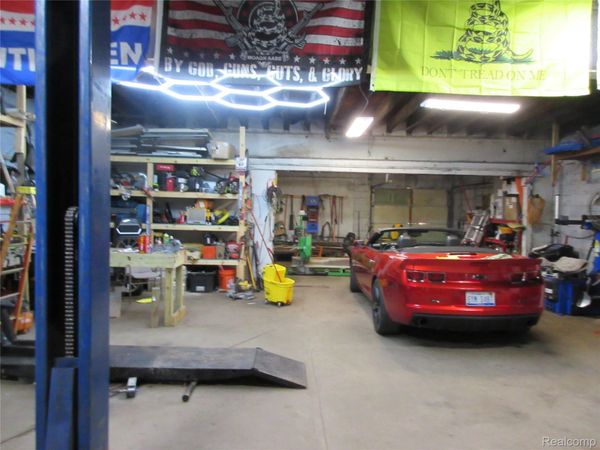 4106 Fenton Road , Flint, Mi 48507