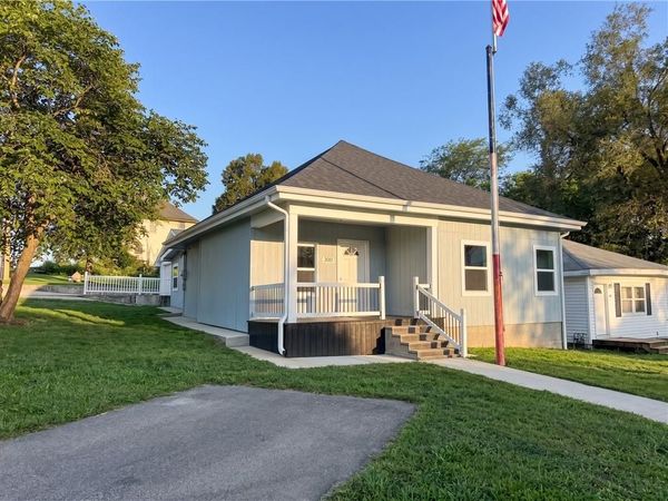 300 W 7th Street, Trenton, MO 64683
