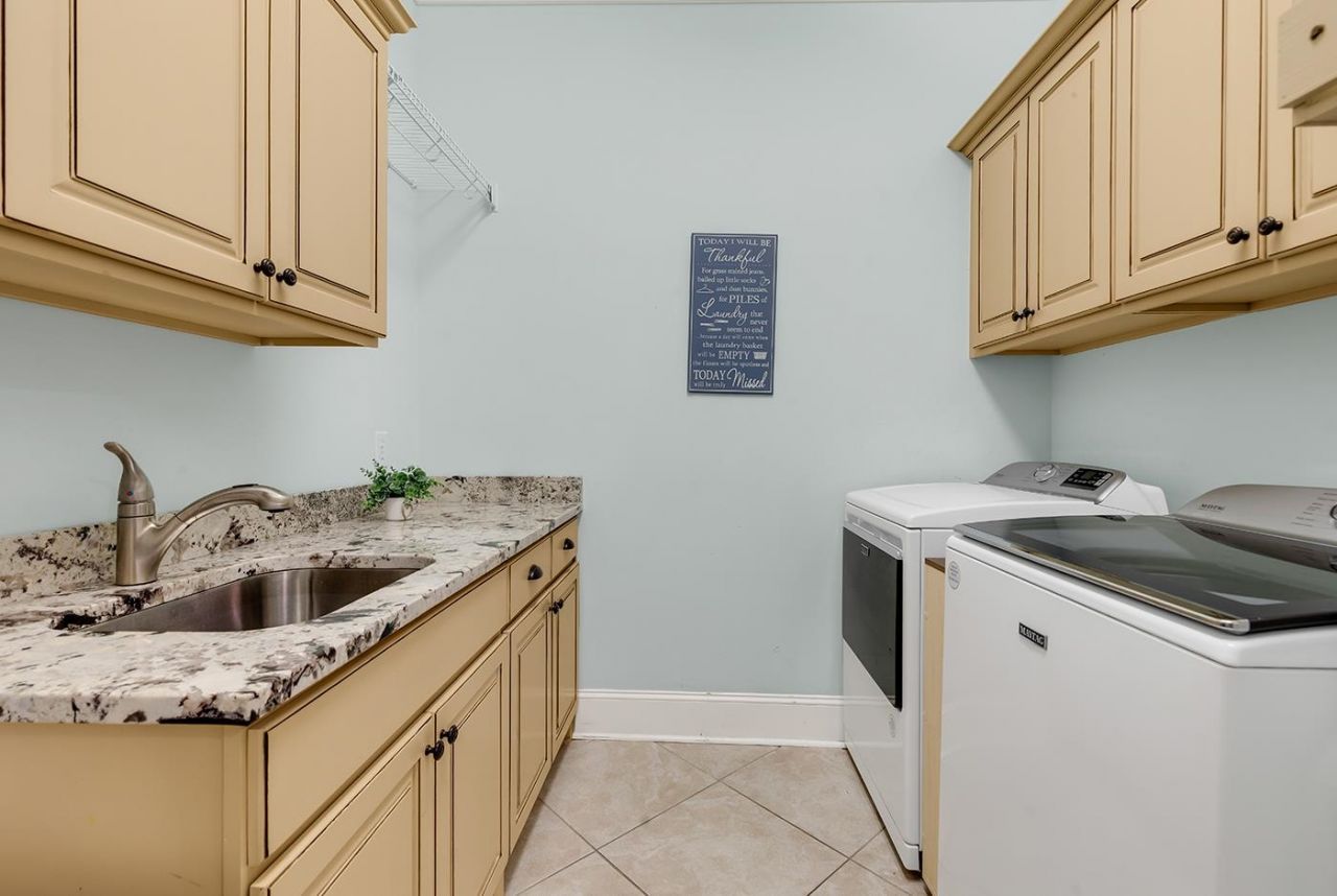 3987 Highway 813  Photo 45