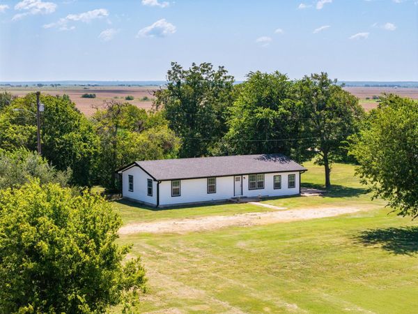212 E Taylor ST , Thrall, TX 76578