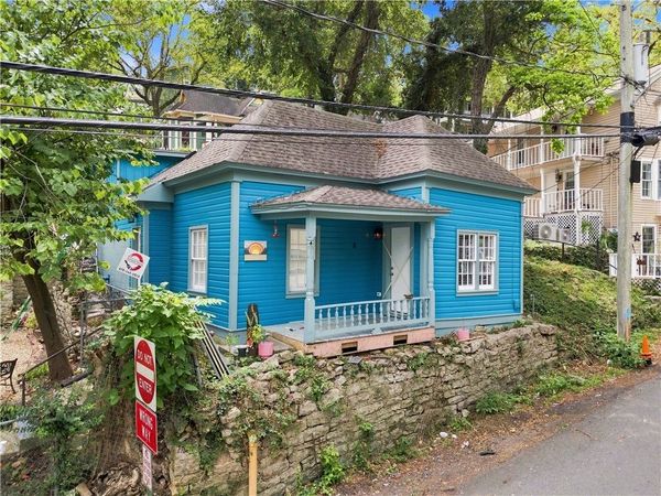 8 Owen Street, Eureka Springs, AR 72632