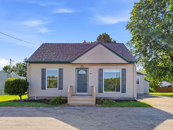 1224 S COMMERCIAL STREET, Neenah, WI 54956