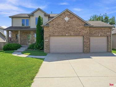 8941 Garland Street, Lincoln, NE 68505