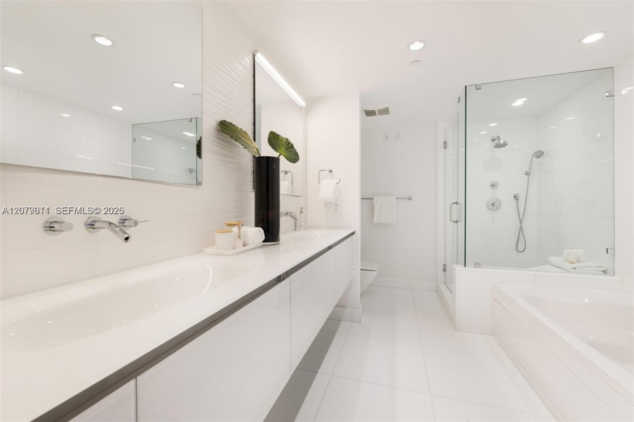55 Merrick Way, Unit 808, Coral Gables, FL 33134 Photo