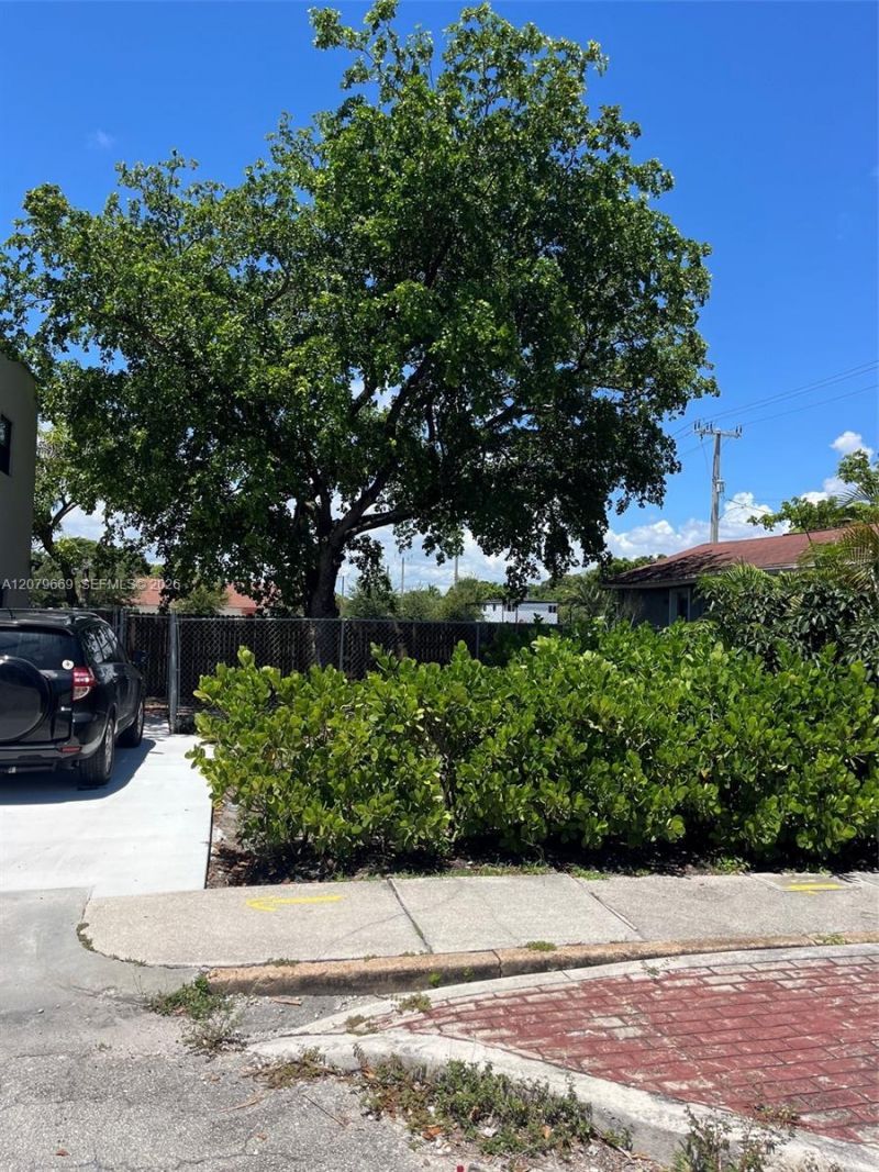 821 N Tamarind Ave , Unit B, West Palm Beach, FL 33401 Photo
